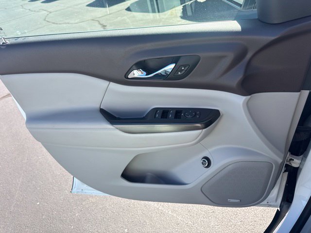 Used 2017 GMC Acadia SLT FWD image 17