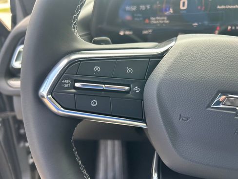 New 2026 Chevrolet Traverse LT w/ Midnight/Sport Edition AWD/4WD image 17