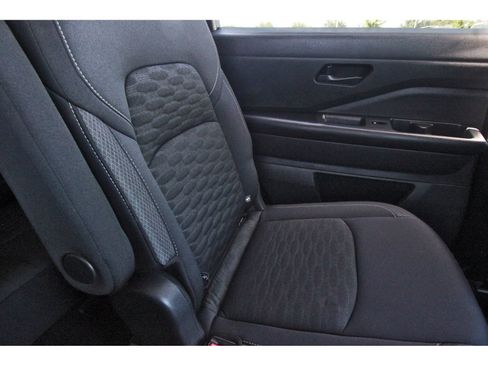 Certified 2024 Nissan Pathfinder SV w/ SV Premium Package FWD image 15