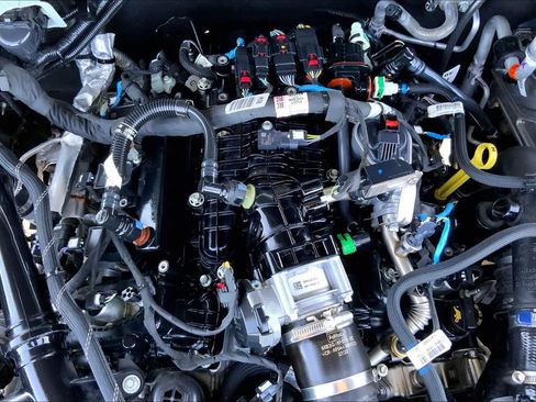Used 2023 Ford Bronco Wildtrak AWD/4WD image 32