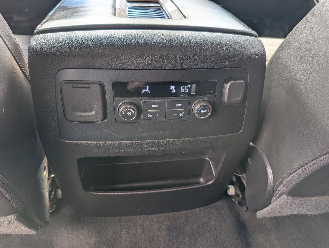 Used 2018 GMC Yukon Denali AWD/4WD image 37