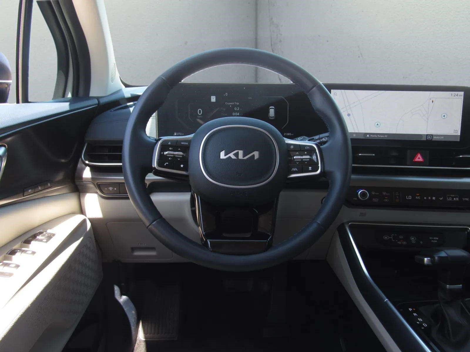 Used 2025 Kia Carnival SX w/ SX Dark Edition Package FWD image 26