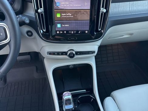 Used 2024 Volvo XC40 B5 Plus w/ Protection Package Premier image 25