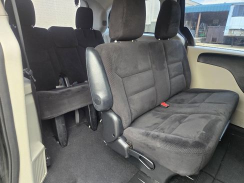 Used 2014 Dodge Grand Caravan American Value Package image 28