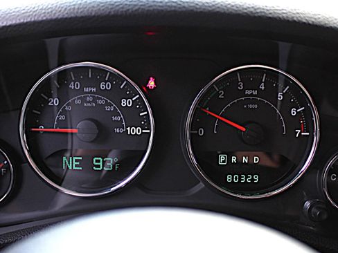 Used 2014 Jeep Wrangler Sport AWD/4WD image 13