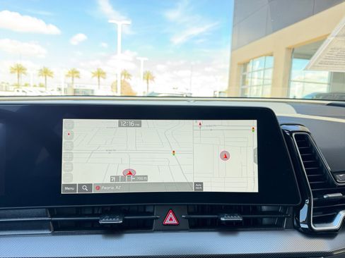 Used 2025 Kia Sportage SX image 28