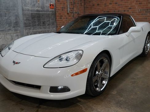 Used 2008 Chevrolet Corvette Coupe w/ Preferred Equipment Group RWD image 21