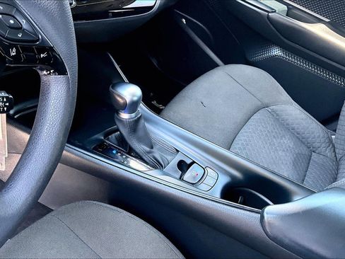 Used 2021 Toyota C-HR LE FWD image 15
