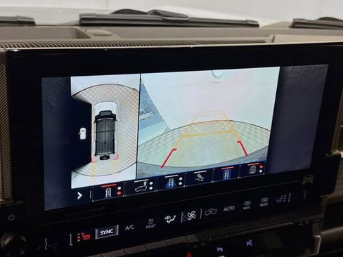 Used 2025 GMC Hummer EV 2X image 16