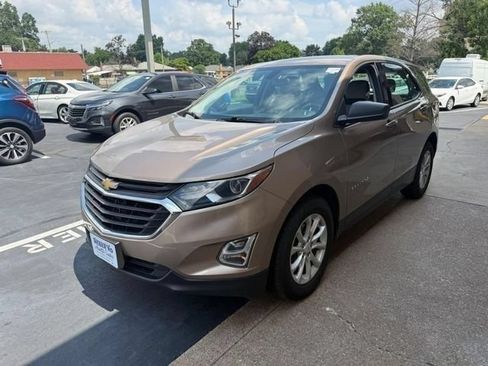 Used 2018 Chevrolet Equinox LS FWD image 7