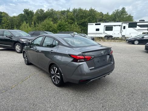 Used 2021 Nissan Versa SR w/ Convenience Package FWD image 3