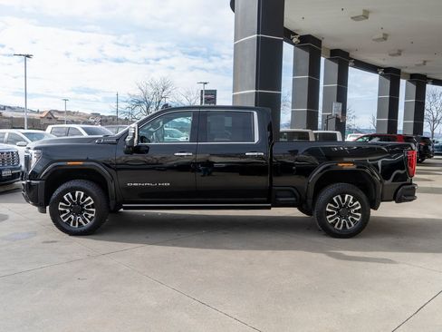 Used 2024 GMC Sierra 2500 Denali Ultimate image 4