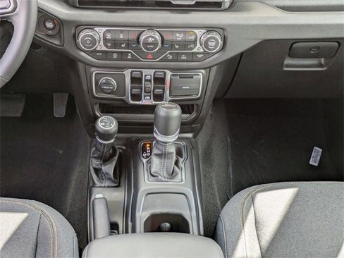 New 2025 Jeep Gladiator Sport image 19