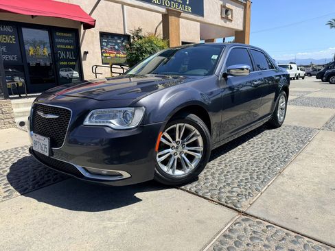 Used 2016 Chrysler 300 C RWD image 1