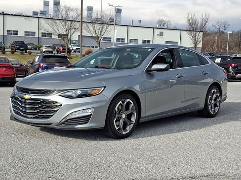 Used 2024 Chevrolet Malibu LT image 3