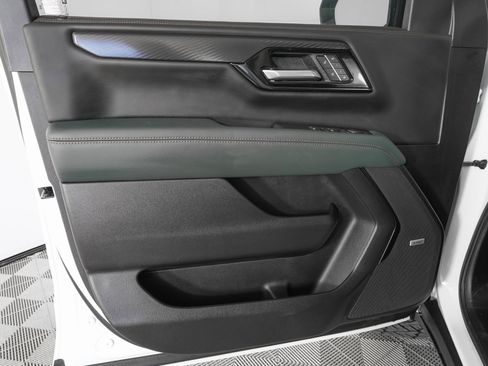 Used 2026 GMC Yukon AT4 image 18