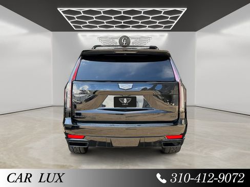 Used 2021 Cadillac Escalade Sport Platinum w/ LPO, ONYX Package AWD/4WD image 4