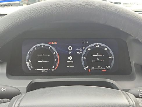 Used 2025 Toyota Tacoma TRD Sport image 11