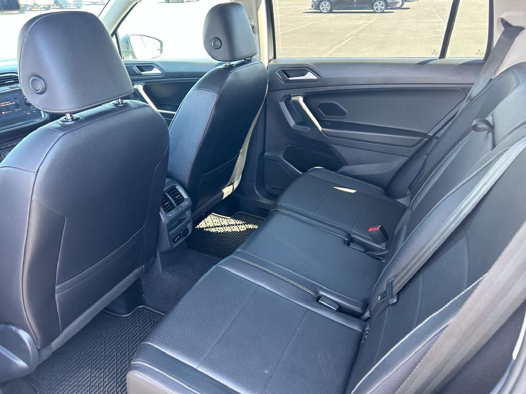 Used 2020 Volkswagen Tiguan SE AWD/4WD image 30