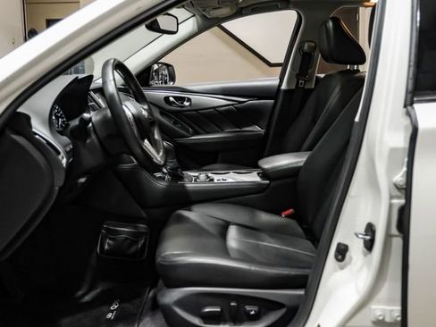 Used 2019 INFINITI Q50 Luxe w/ Essential Package (3.0T Luxe) image 4