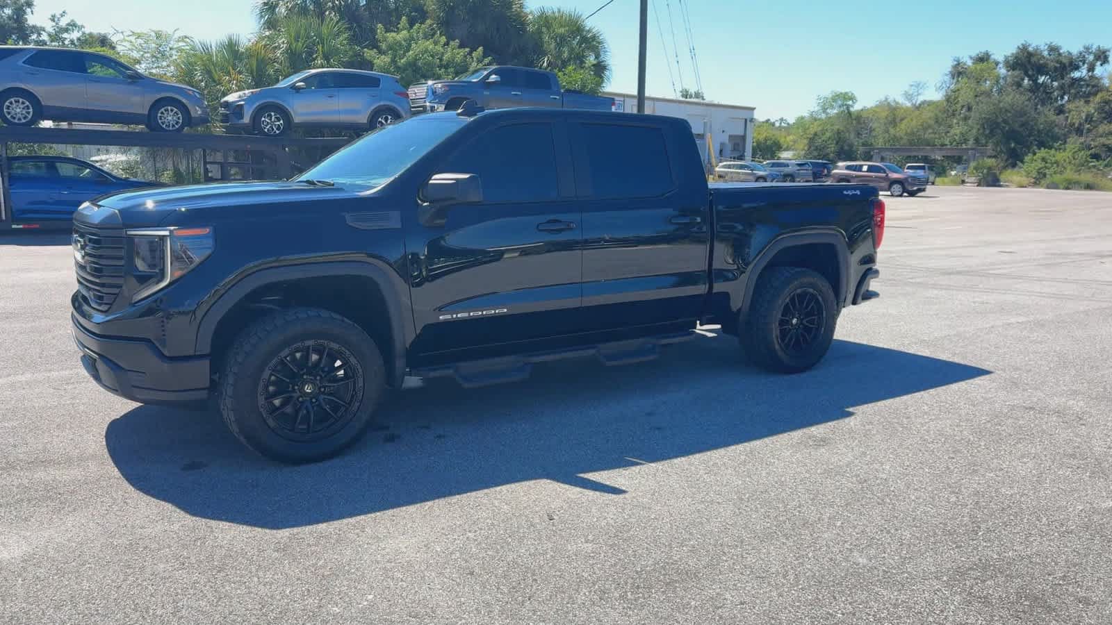 Used 2022 GMC Sierra 1500 Pro w/ Convenience Package AWD/4WD image 4