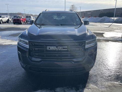 Used 2023 GMC Acadia SLE w/ Driver Convenience Package image 8