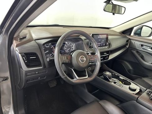 Used 2021 Nissan Rogue SV w/ Premium Package image 13