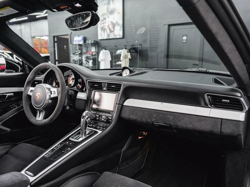Used 2015 Porsche 911 GT3 RWD image 39