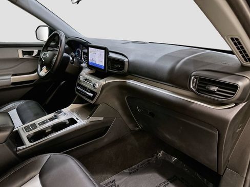 Used 2022 Ford Explorer XLT w/ Equipment Group 202A RWD image 29