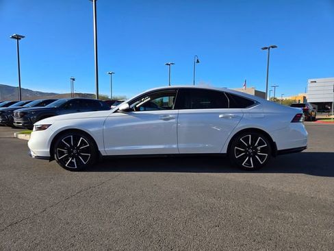 Used 2025 Honda Accord Touring image 3