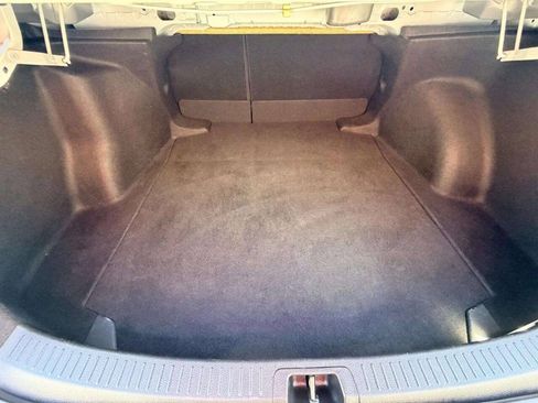 Used 2022 Toyota Corolla LE FWD image 5