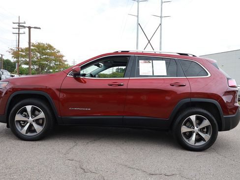 Used 2021 Jeep Cherokee Limited w/ Trailer Tow Group AWD/4WD image 2