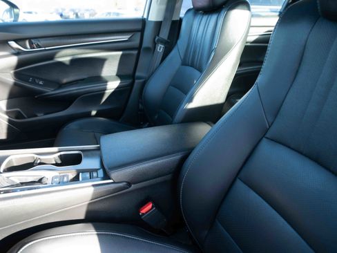 Certified 2021 Honda Accord EX-L image 10