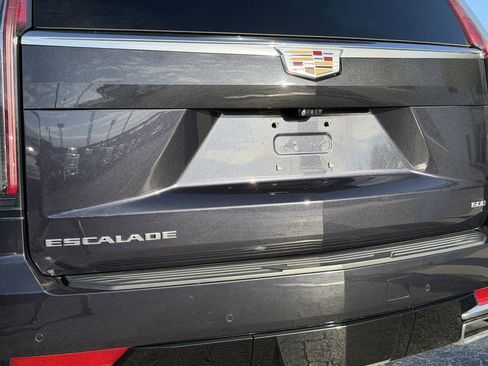 Used 2023 Cadillac Escalade ESV Premium Luxury AWD/4WD image 11