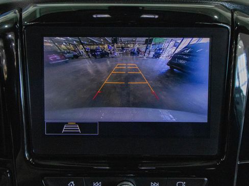 Used 2021 Chevrolet Traverse LT image 6