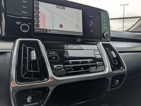 Used 2022 Kia Sorento SX AWD/4WD image 5