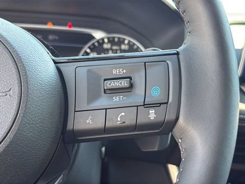 Used 2022 Nissan Rogue SV w/ SV Premium Package FWD image 21