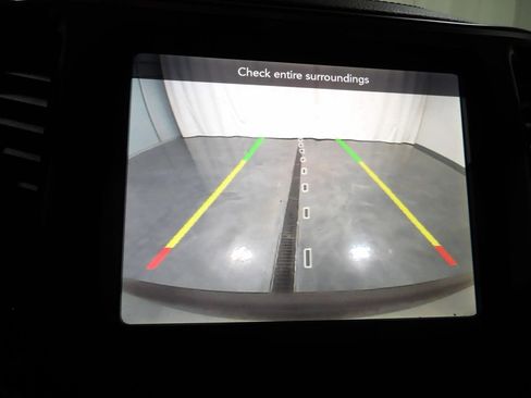 Used 2019 Jeep Cherokee Limited image 14