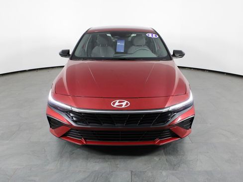 Used 2025 Hyundai Elantra Sport image 13