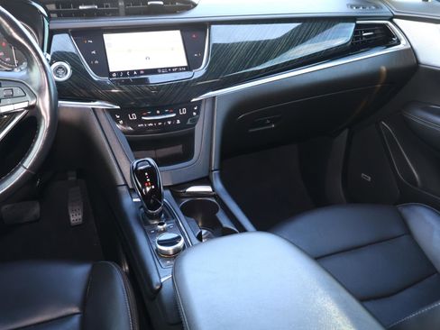 Used 2023 Cadillac XT6 Premium Luxury w/ Technology Package image 11