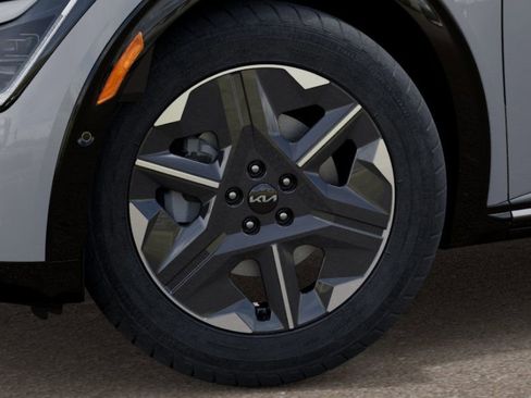 New 2025 Kia EV6 Light w/ Light LR Technology Package image 9