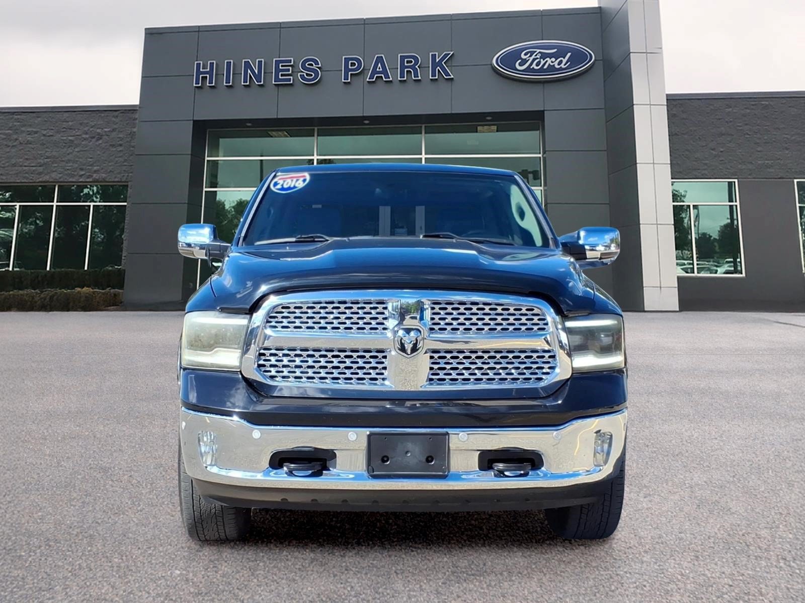 Used 2016 RAM 1500 Laramie w/ Convenience Group AWD/4WD image 2