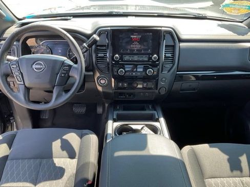Used 2023 Nissan Titan SV w/ SV Convenience Package RWD image 4