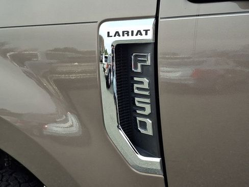 Used 2019 Ford F250 Lariat w/ Lariat Ultimate Package image 33