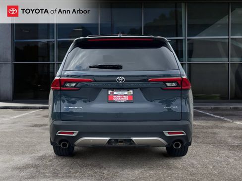 Used 2024 Toyota Grand Highlander AWD Hybrid image 11