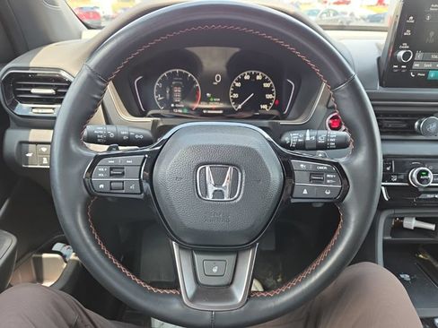 Used 2025 Honda Pilot TrailSport image 16