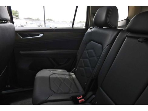 Used 2026 Volkswagen Atlas SE AWD/4WD image 9