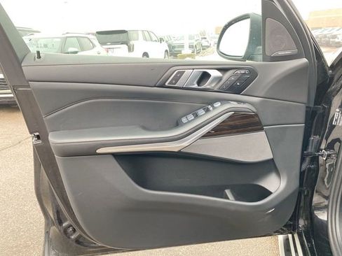 Used 2025 BMW X7 xDrive40i image 23