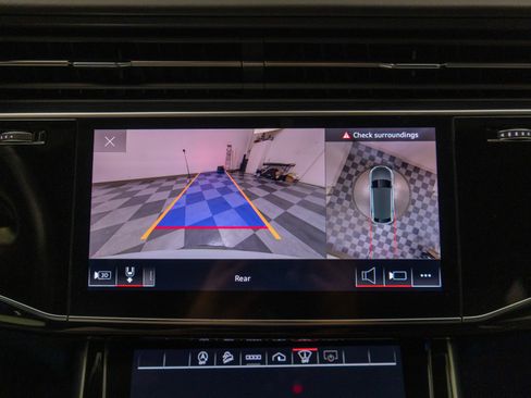 Used 2021 Audi RS Q8 w/ Carbon Optic Package AWD/4WD image 35