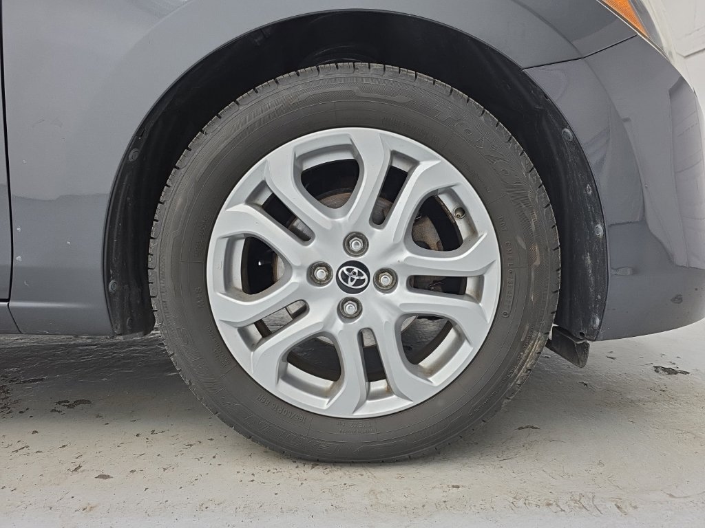 Used 2018 Toyota Yaris iA FWD image 18